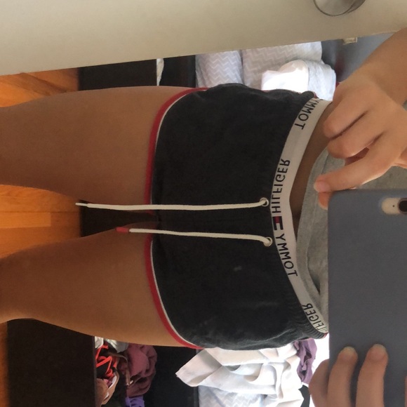 Tommy Hilfiger shorts - Picture 4 of 5